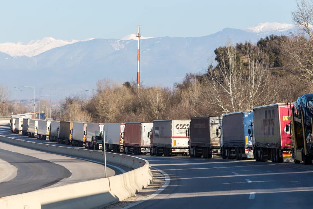 Cross-Border Expedited Trucking To And From Mexico